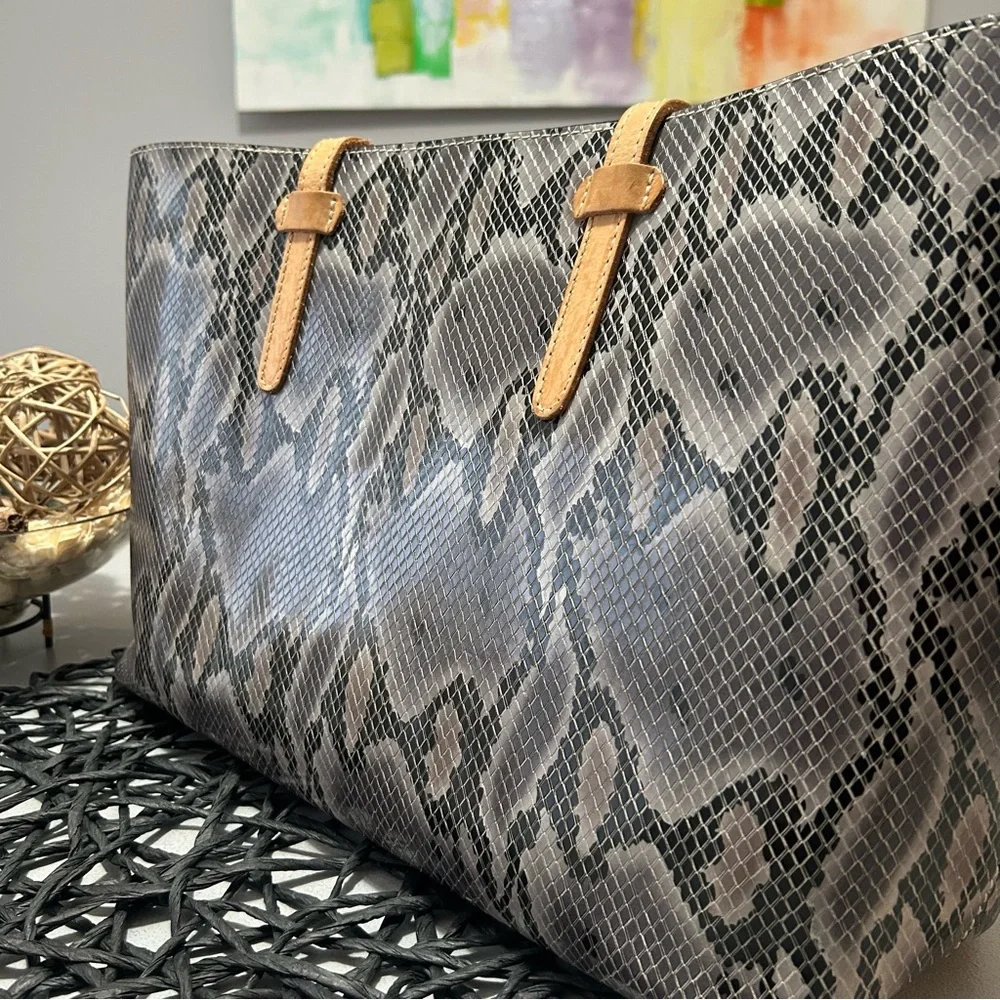 Consuela Flynn Breezy East West Tote - Picture 6 of 10